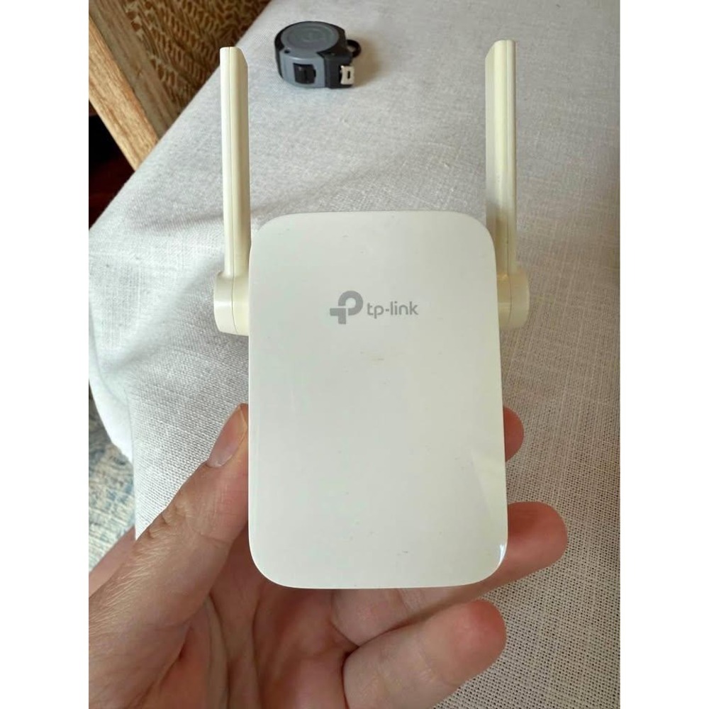 TP-Link RE105 WiFi Range Extender 300Mbps‎ Signal Booster Internet Amplifier